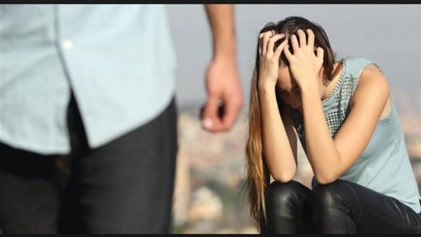 مبروك جالك بنت.. صدمة زوج في الغربة زوجته حملت قبل نزوله ووضعت بعد سفره