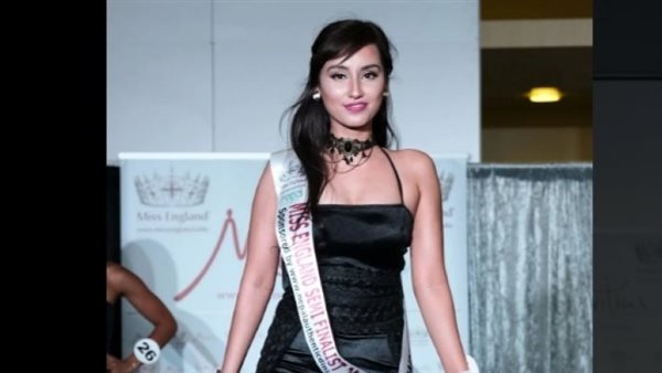 «جلدها كان بيذوب»..ملكة جمال بريطانيا تتعرض لهجوم من مخلوق بحري | شاهد 