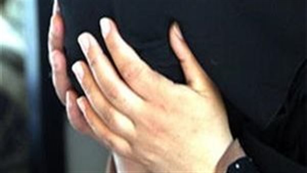  علاقة غير شرعية وغدر.. تفاصيل مثيرة في مقتل عامل بقنا بتحريض من زوجته 