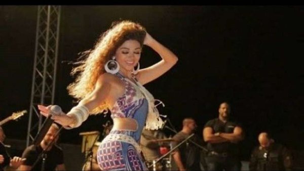 «هبه من عند الله»..رد ناري من ميريام فارس على منتقدي رقصها على المسرح