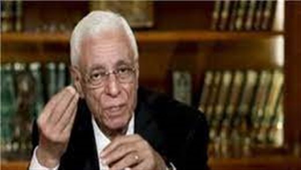 هكذا رد حسام موافي..فتاة تخشى الزواج من ابن عمها لسبب مؤذي | فيديو