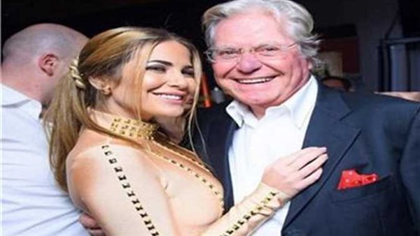 مفيش أمل نرجع.. ابنة حسين فهمي وميرفت أمين تعلن طلاقها للمرة الثالثة