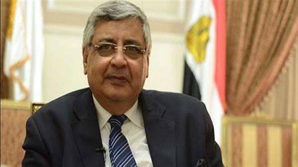 مستشار الرئيس يكشف حقيقة تغيير نظام الدراسة في المدارس والجامعات | فيديو