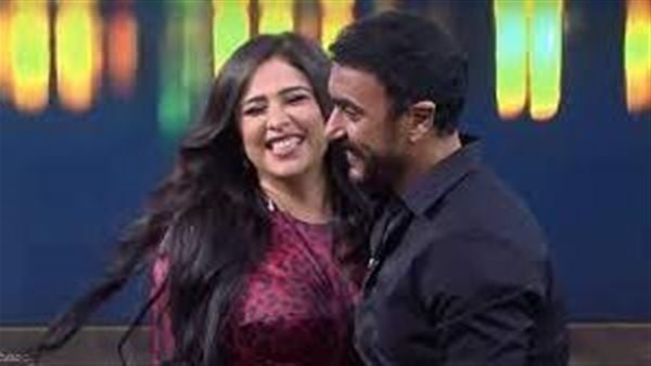 مفاجأة عمر كمال.. هكذا احتفل أحمد العوضي بعيد ميلاد ياسمين عبدالعزيز | فيديو