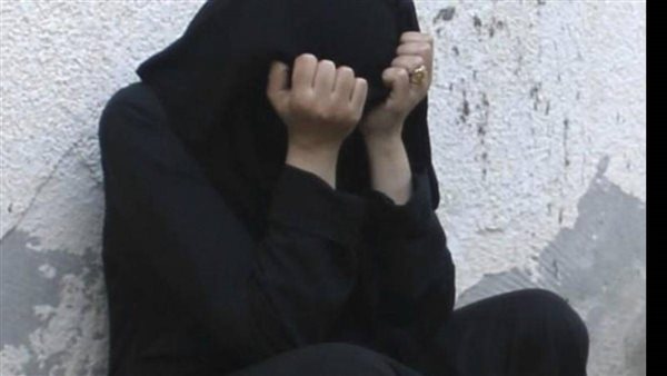 بعد ضبط عشيقها داخل منزلها.. اعترافات صادمة للمتهمة بقتل طفلتها في قنا 