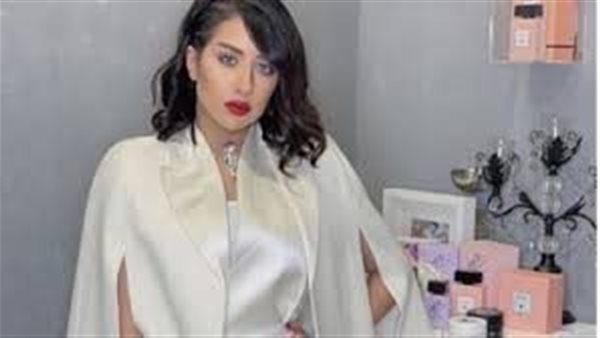 بعد إصابتها بمرض خطير.. كل ما تريد معرفته عن الفنانة فرح الهادي ومرضها