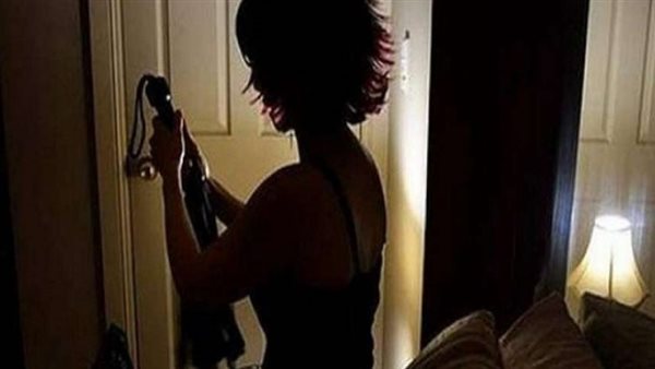 طلبت منه 50 ألف جنيه.. اعترافات صادمة للمتهمة بابتزاز طبيب بمقطع فيديو مخل 