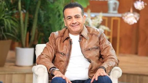 خانته في غرفة نومه.. أسامة منير: طلبت من متصل تطليق زوجته على الهواء