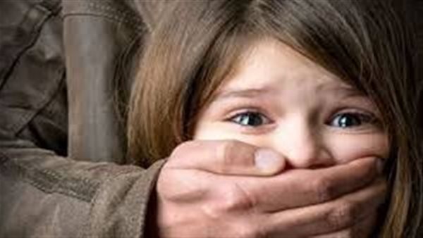 استدرجها بهذه الطريقة..تفاصيل مثيرة في تحرش عامل بطفلة داخل فرن أفرنجي