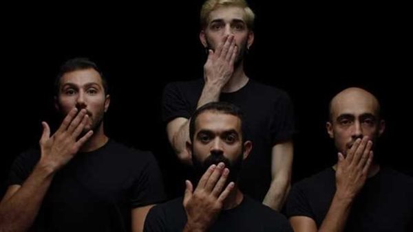 مطالبات بسحب جنسية مخرجه ومنعه في مصر.. التفاصيل الكاملة لأزمة فيلم «بشتاقلك ساعات»