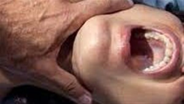 حملت سفاحًا..تفاصيل الحكم بالسجن ٣ سنوات لبائع شاي قتل ابنته خنقًا بالإسكندرية