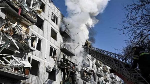 جثث متفحمة ومبانٍ مدمرة..مشاهد صادمة من الحرب في شرق أوكرانيا | فيديو