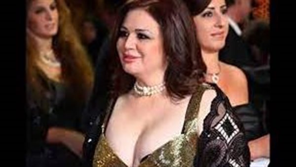 أنا حرة.. رد ناري من إلهام شاهين بعد تعرضها لهجوم بسبب دعمها لـ إبراهيم عيسى 