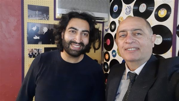 الفنان اللبناني جورج رفاييل يعيد الزمن الجميل مع المايسترو عبدو منذر