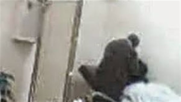 لامس مناطق حساسة.. تفاصيل مثيرة في اتهام طبيب شهير بالتحرش بموظفة بنك داخل عيادته