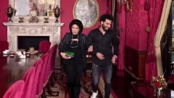 مكان خاص بالملكة إليزابيث.. أين تم تصوير حلقة محمد صلاح مع إسعاد يونس وكم تقاضى؟ 