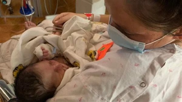 لم أشعر أبدًا بأي شيء.. سيدة تكتشف حملها لحظة الولادة