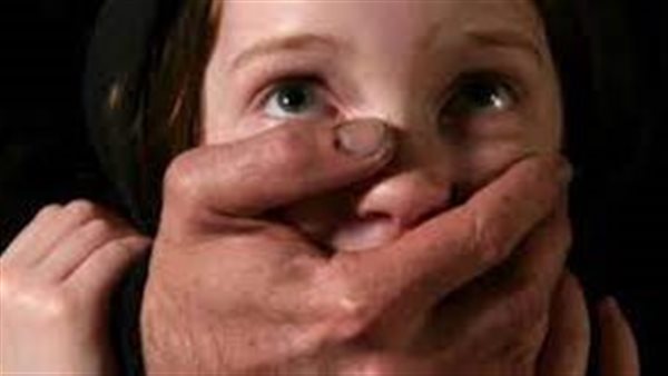 تعالي هشتريلك حلاوة.. تفاصيل مثيرة في الحكم بالسجن لصاحب محل خطف طفلة وهتك عرضها بدار السلام 