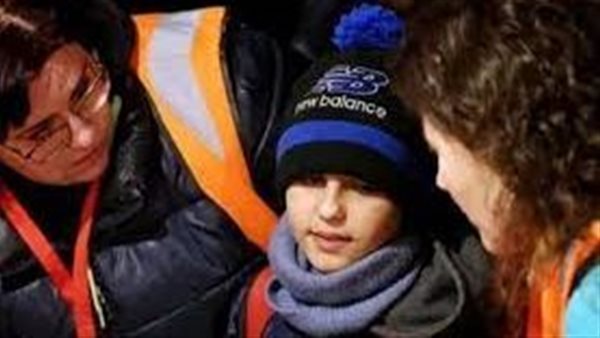 رقم مكتوب على كفه.. سر نجاة الطفل حسن من جحيم الحرب في أوكرانيا