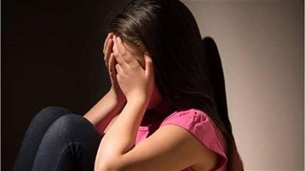 تفاصيل صادمة..أب يعاشر ابنته جنسيا بالقوة وتحمل منه سفاحا بالشرقية