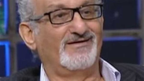 أسرته تطالب محبيه بالدعاء..آخر تطورات الحالة الصحية للفنان أحمد حلاوة