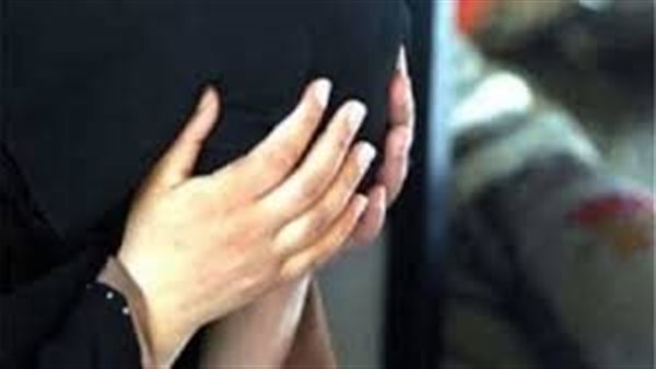 لبكائها أثناء ممارسة الرذيلة.. تعذيب طفلة حتى الموت على يد عشيق والدتها بالسلام