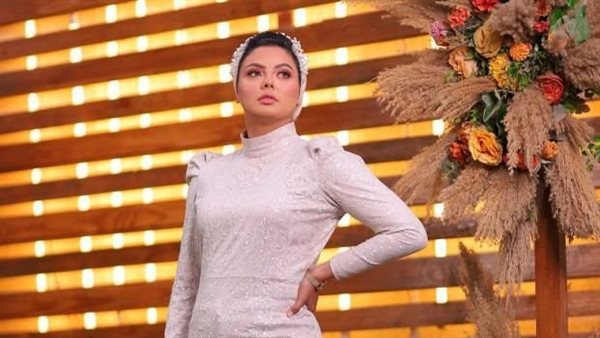 بعد 26 سنة خلاف..لحظة بكاء البلوجر مي البنا في لايف الصلح مع والدها | فيديو