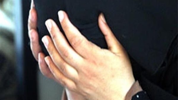 عاشرها بطريقة محرمة.. السجن 15 سنة لسيدة قتلت زوجها وفصلت رأسه وقطعت عضوه الذكري بإمبابة