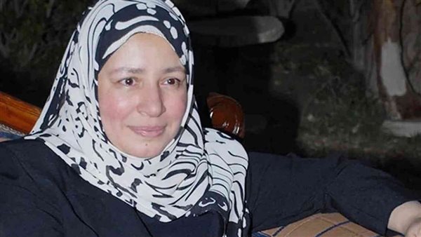 صورة تثير الجدل.. هل تفطر عبلة كامل على موائد الرحمن ؟