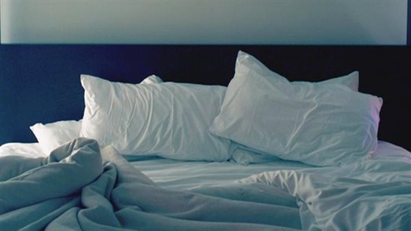 ما رأي الشرع؟..جامع زوجته وقت أذان الفجر ولا يعرف الحكم