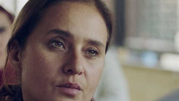 ربنا ياخدك إنتي ورضوى الشربيني.. هكذا ردت نيللي كريم على متابع دعا عليها بالموت | شاهد