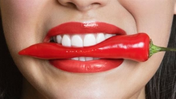 قرح شديدة وإتلاف جدرانها.. أضرار الأكل الحار على المعدة