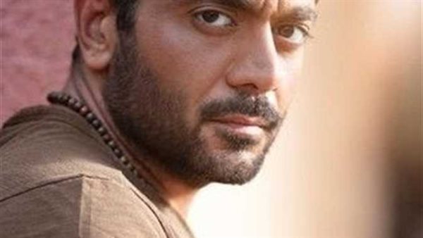 هذه أفضل زوجاتي..أحمد فلوكس يكشف عن عدد زيجاته وأسباب لجوءه للزواج العرفي | فيديو