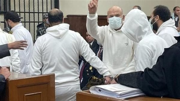 أنا وطني ومش عاوز أقول كلام خطير.. مشاهد من محاكمة علاء حسانين بقضية الآثار الكبرى