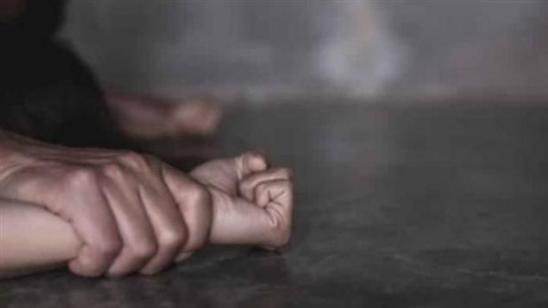 في نهار رمضان.. ولي أمر يمارس الرذيلة مع سيدة في فصل بإحدى مدارس القاهرة