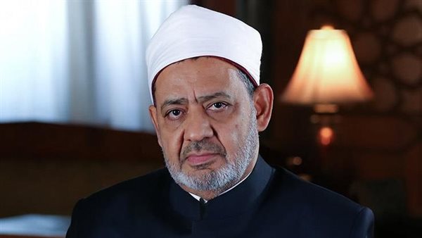 سخف.. تعليق ناري من شيخ الأزهر على منتقدي تناول غير المسلمين للطعام بنهار رمضان