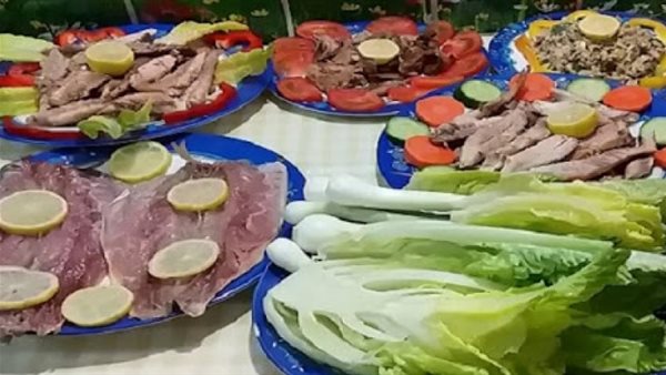 نصائح صحية هامة.. 3 مخاطر قاتلة عند تناول الفسيخ والرنجة