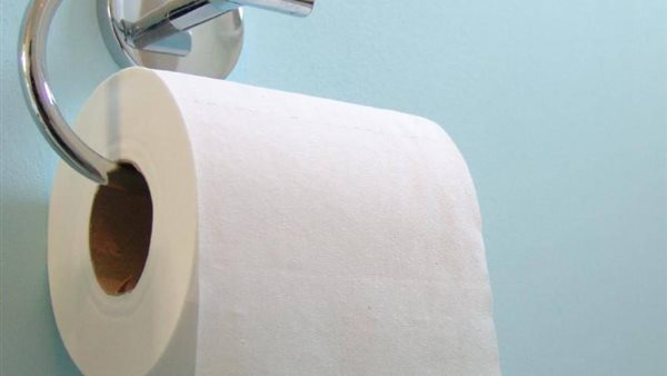 اعرف السر.. ليه ورق التواليت لونه أبيض؟
