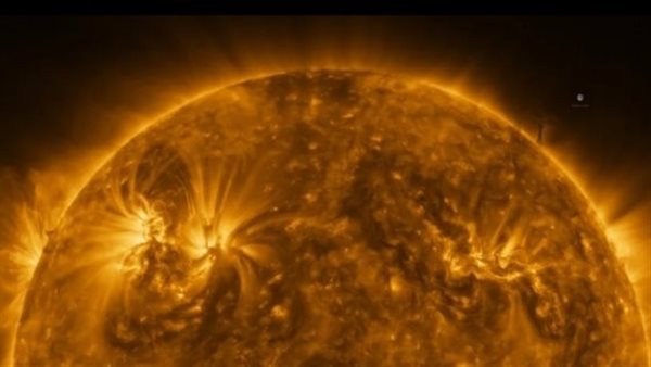 حديث حول مؤامرة ناسا.. جسم غريب يخرج من الشمس ويثير جدلا