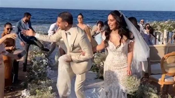 أول صور لـ بسنت شوقي بفستان «الفرح» من حفل زفافها على محمد فراج | شاهد