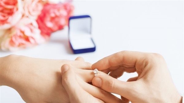 أخد شبكتي غضب عني ومن ورايا وباعها..الإفتاء ترد على سيدة تستغيث من زوجها