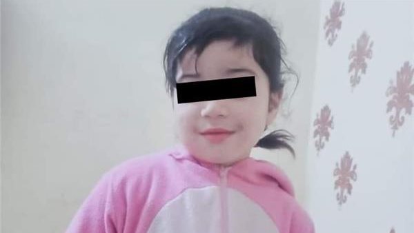 حطتها في الغسالة ورمتها من شباك الحمام.. تفاصيل صادمة في نص التحقيقات في قضية الطفلة ساندي