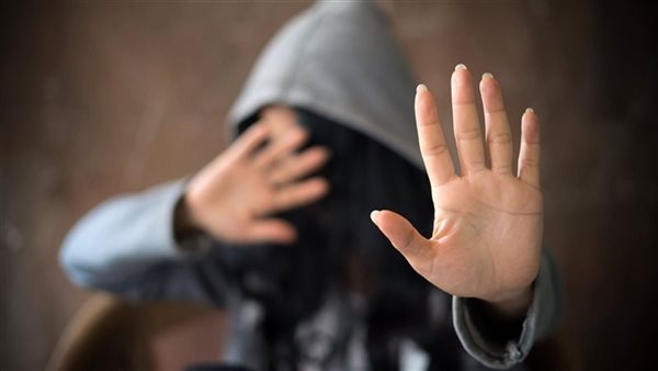 لمدة 5 سنوات.. ربة منزل تتهم زوجها باغتصاب نجلتها وحملها سفاحا بالزاوية الحمراء