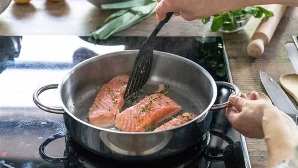 منها الموز والسمك.. 5 أطعمة تخلصك من الاكتئاب والحزن