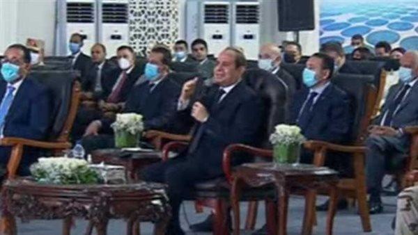 اوعى تحط رجل على رجل وتتكلم في موضوع وأنت متعرفوش.. السيسي يوجه رسائل نارية ويزف بشرى سارة للمزارعين | فيديو