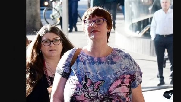 أسوأ قصة عنف أسري.. هتك عرض ابنته في طفولتها فأصيبت بانفصام بـ2500 شخصية | شاهد