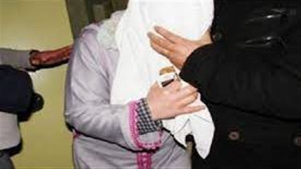 روح هات لي دوا.. حيلة الزوجة الخائنة وجارها العشيق للتخلص من الزوج المسن