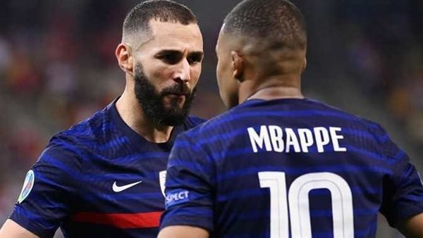 هذا ليس وقت الحديث عن الأشياء الصغيرة.. بنزيما يسخر من مبابي بسبب ريال مدريد