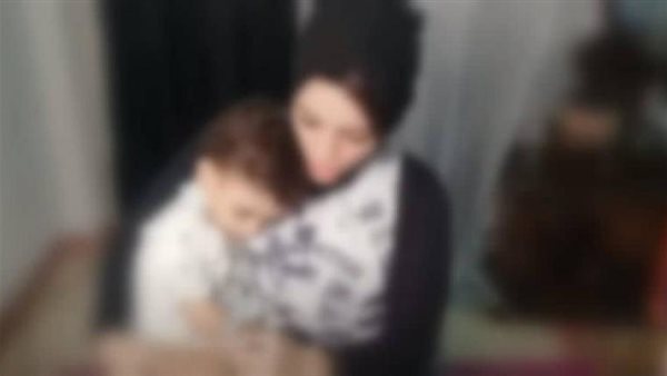 ممكن يموتوا بسبب هوس المشاهدات..أمنية تعرض أطفالها للخطر على يوتيوب