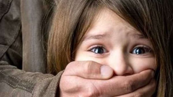 تفاصيل مثيرة.. عاطل يستدرج طفلة إلى منزله ويغتصبها في البدرشين